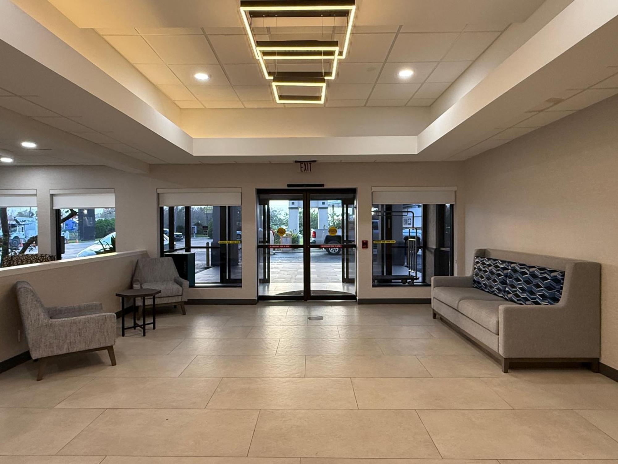 Quality Inn & Suites Baton Rouge West - Port Allen Exterior photo